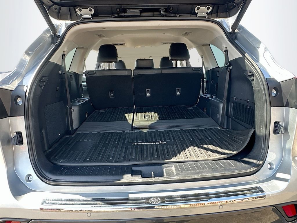 Used 2020 Toyota Highlander Limited image 25