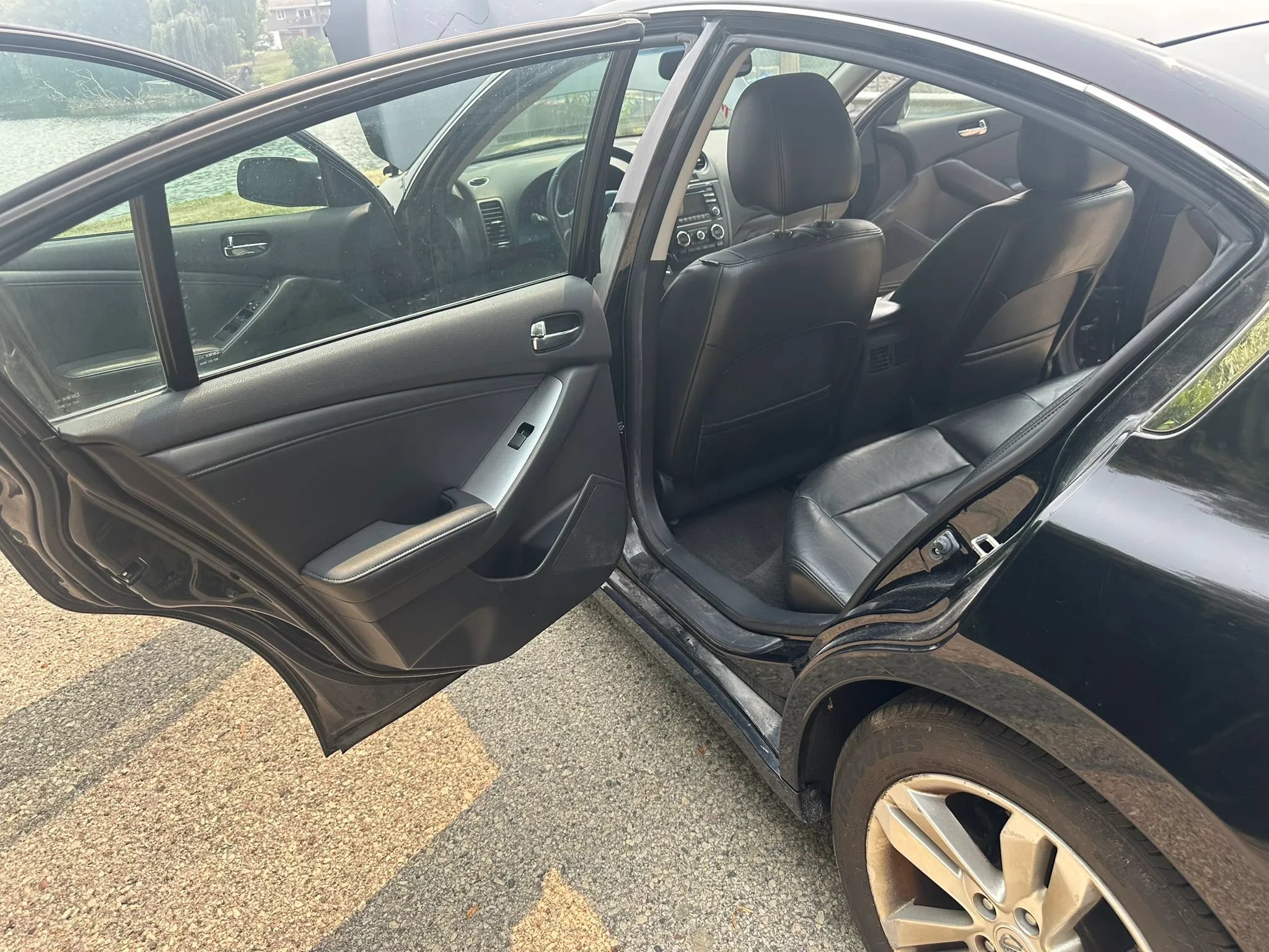 Used 2012 Nissan Altima 3.5 SR w/ Sport Pkg FWD image 10