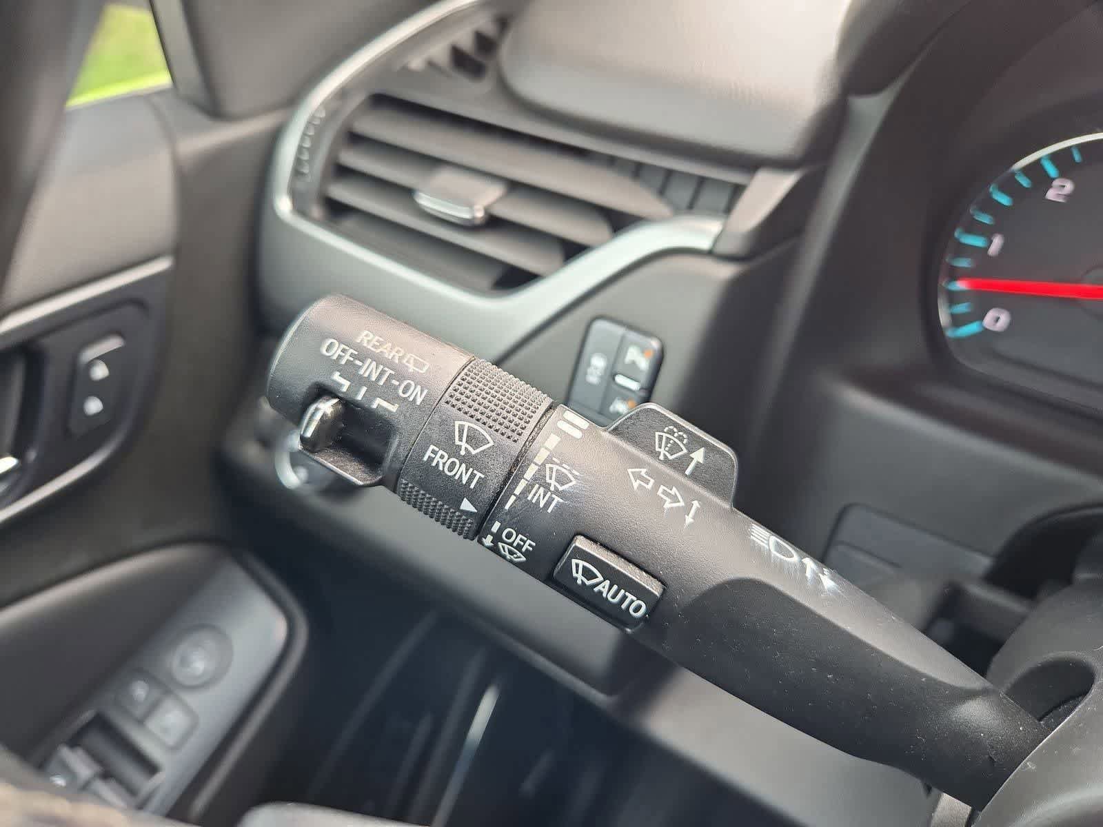 Used 2019 Chevrolet Suburban LT RWD image 23