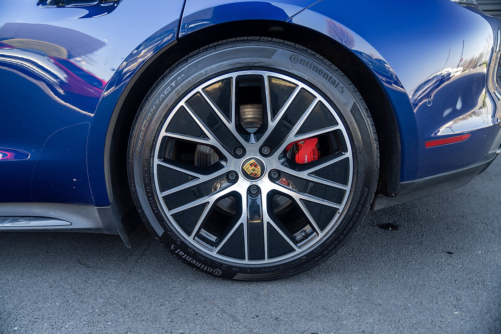 Certified 2024 Porsche Taycan GTS AWD/4WD image 27