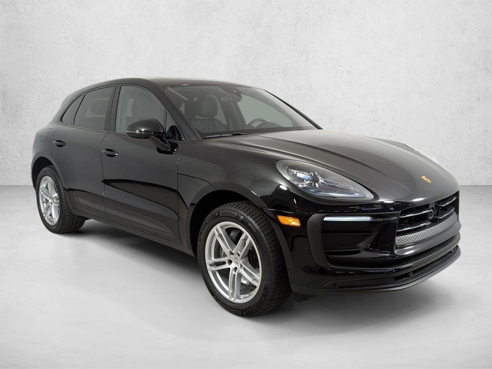 Certified 2025 Porsche Macan AWD/4WD image 7