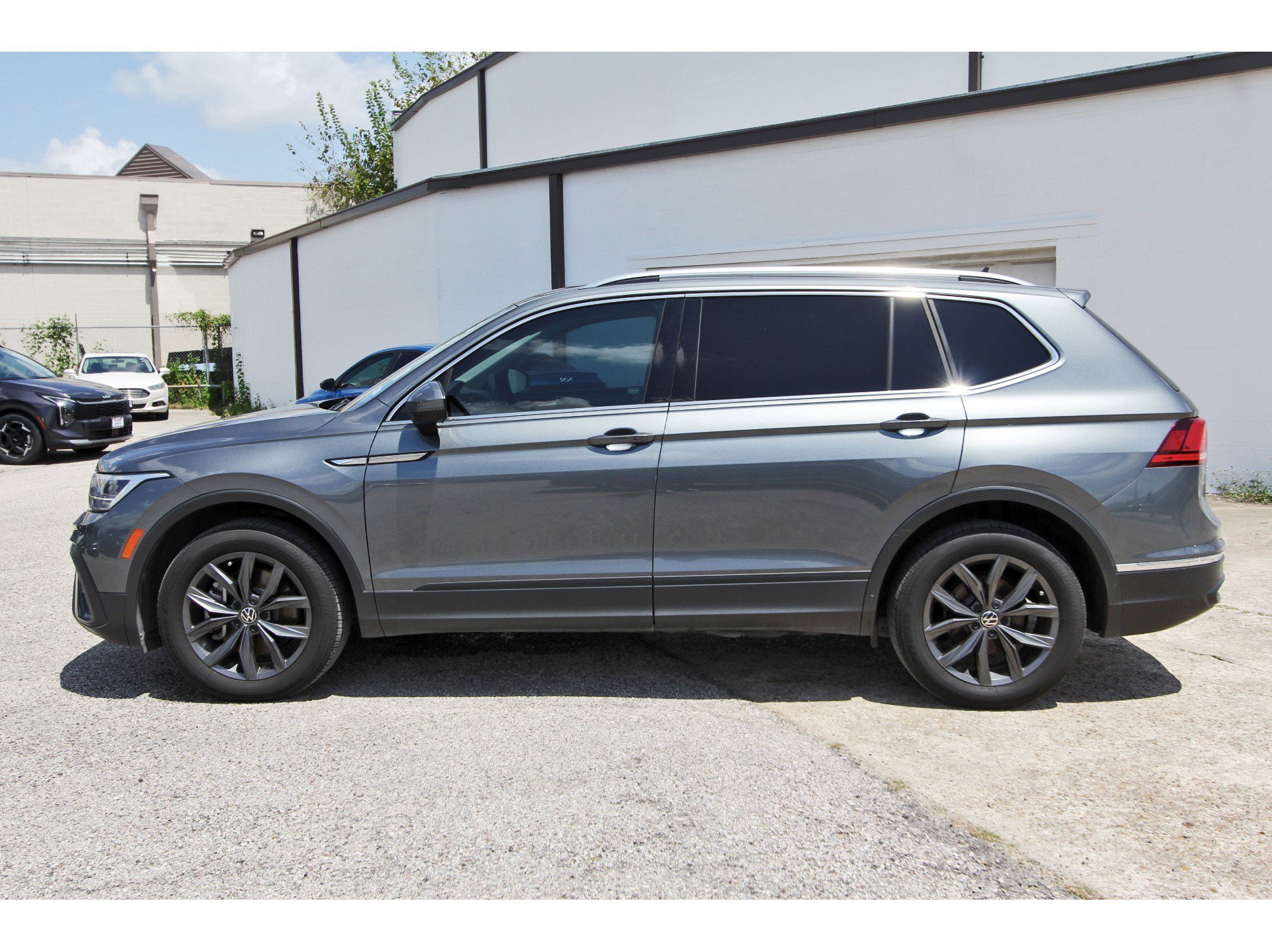 Used 2022 Volkswagen Tiguan SE image 4