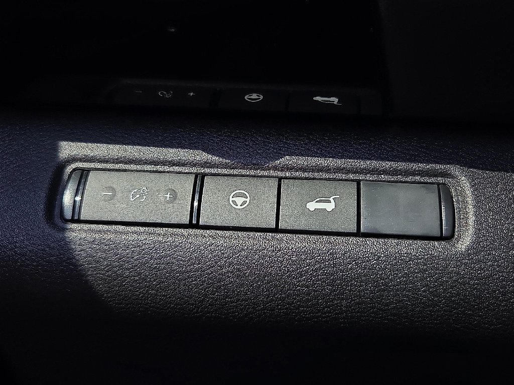 Used 2026 Nissan Pathfinder SV FWD image 21