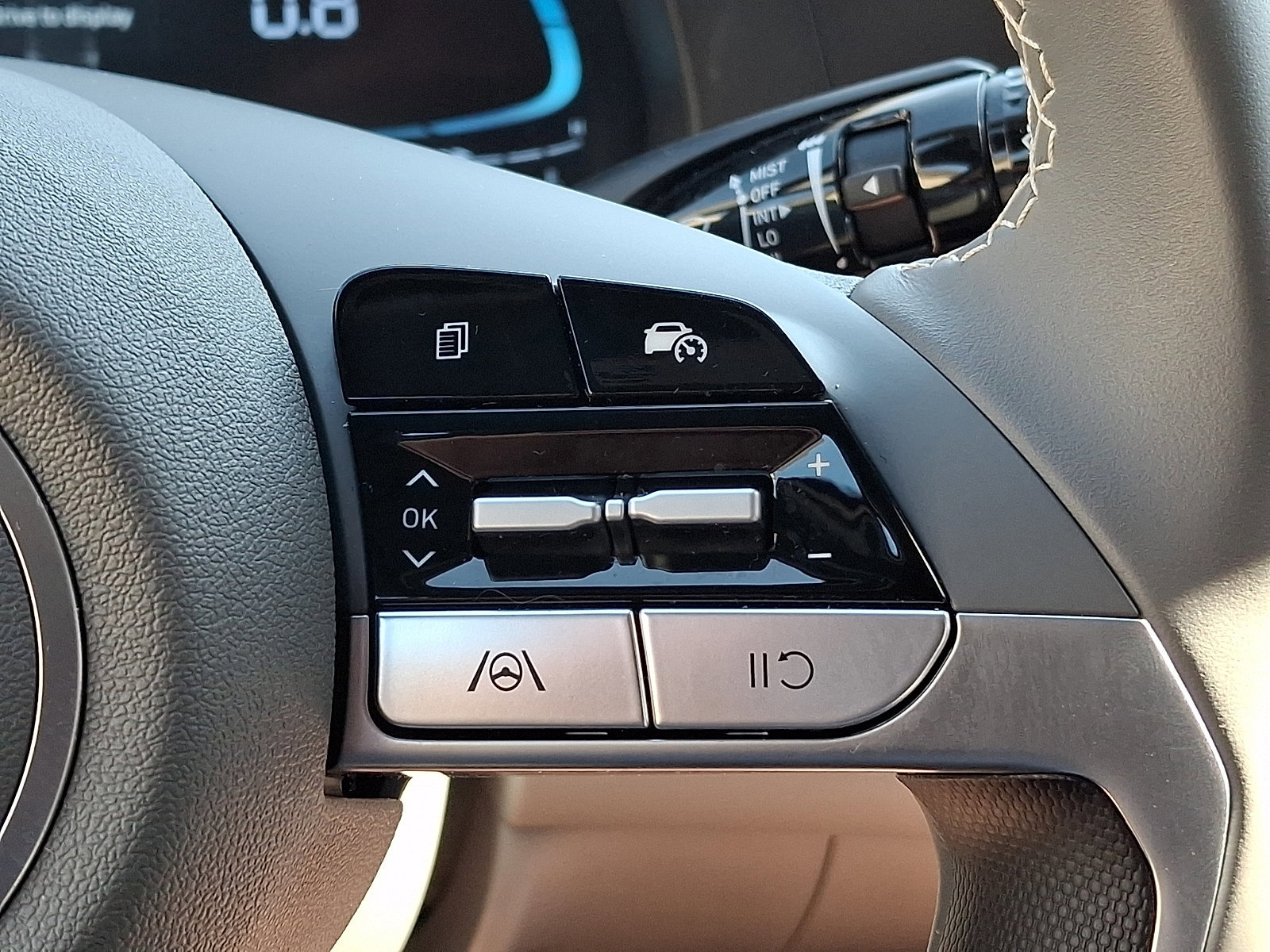 Certified 2025 Hyundai Elantra Sport FWD image 21