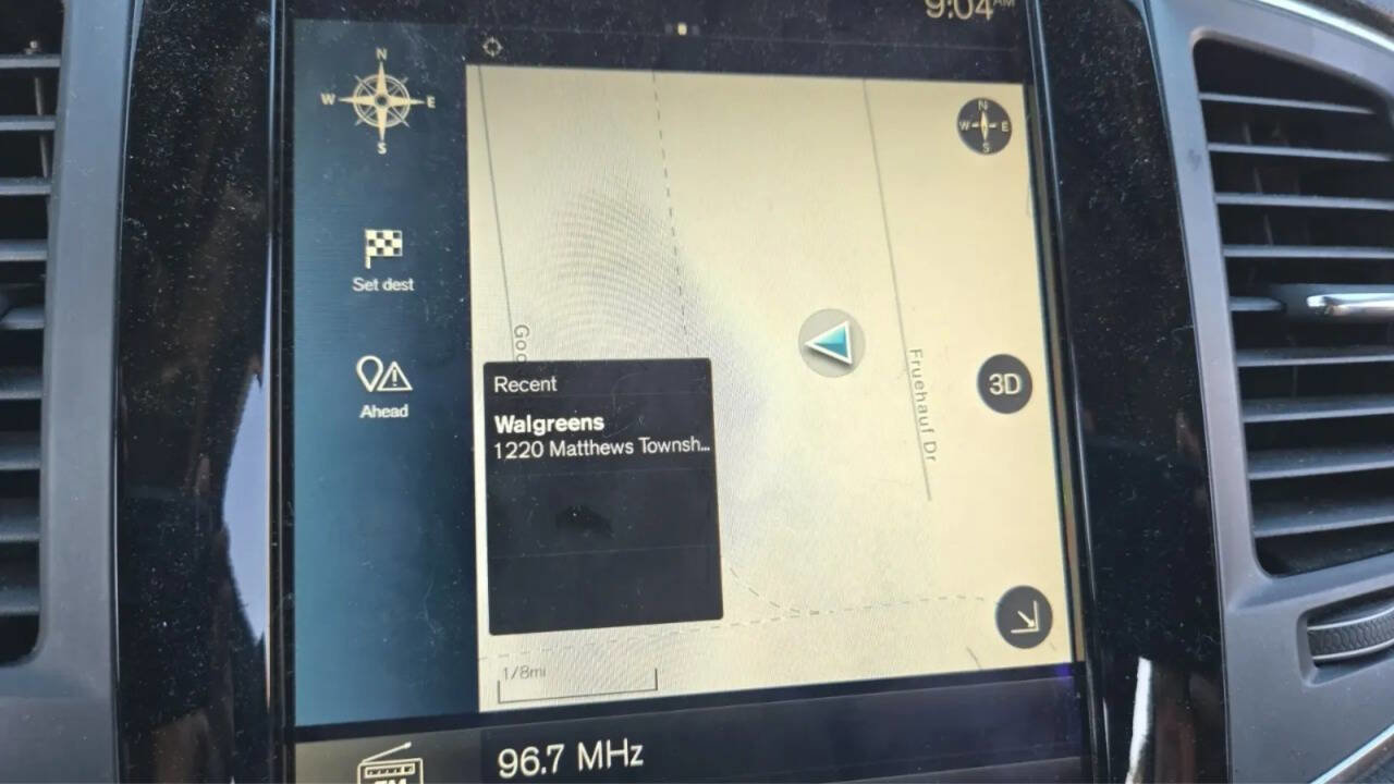 Used 2016 Volvo XC90 T6 Momentum w/ Vision Package image 8