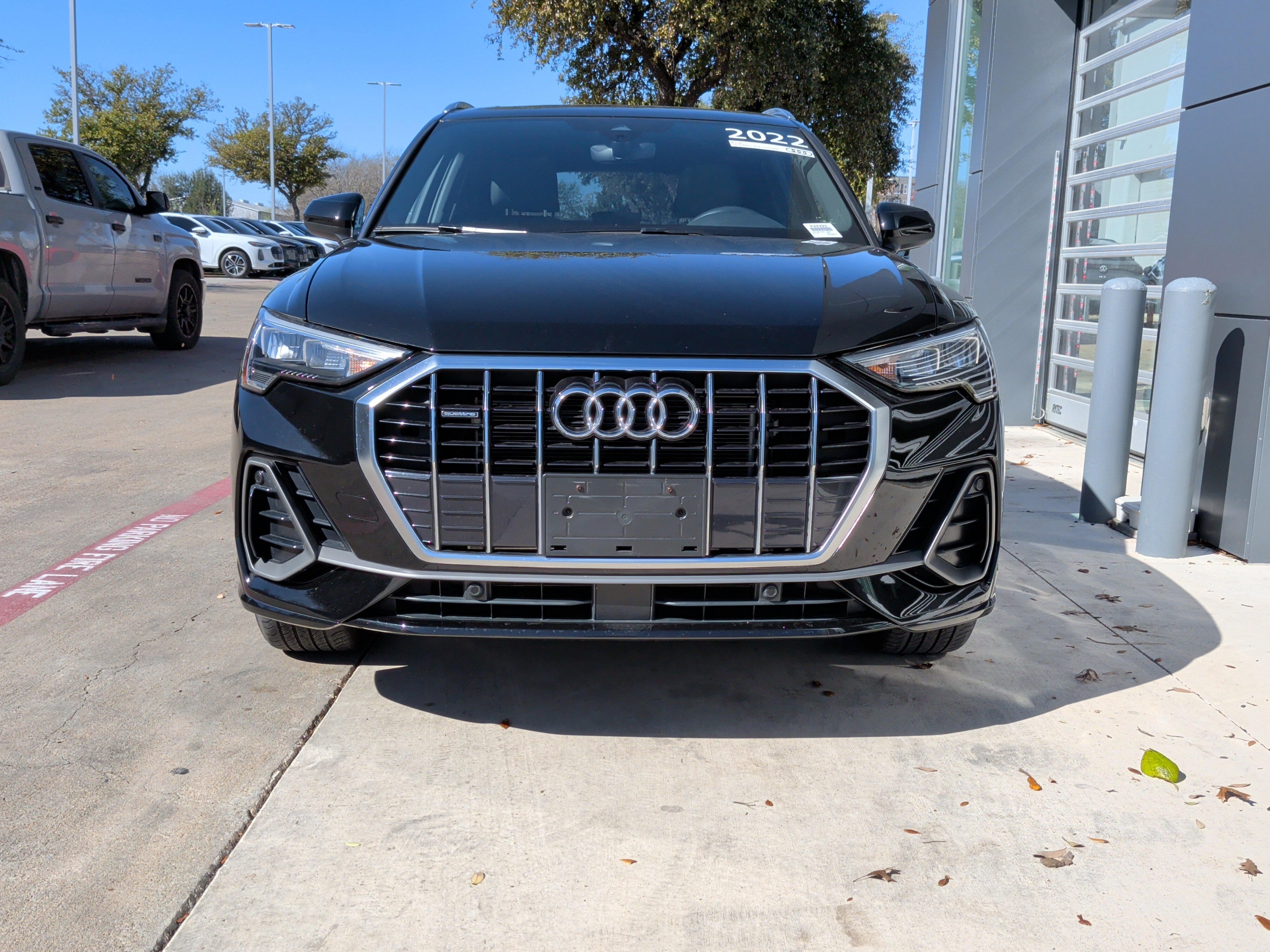 Certified 2022 Audi Q3 2.0T Premium w/ Convenience Package image 3
