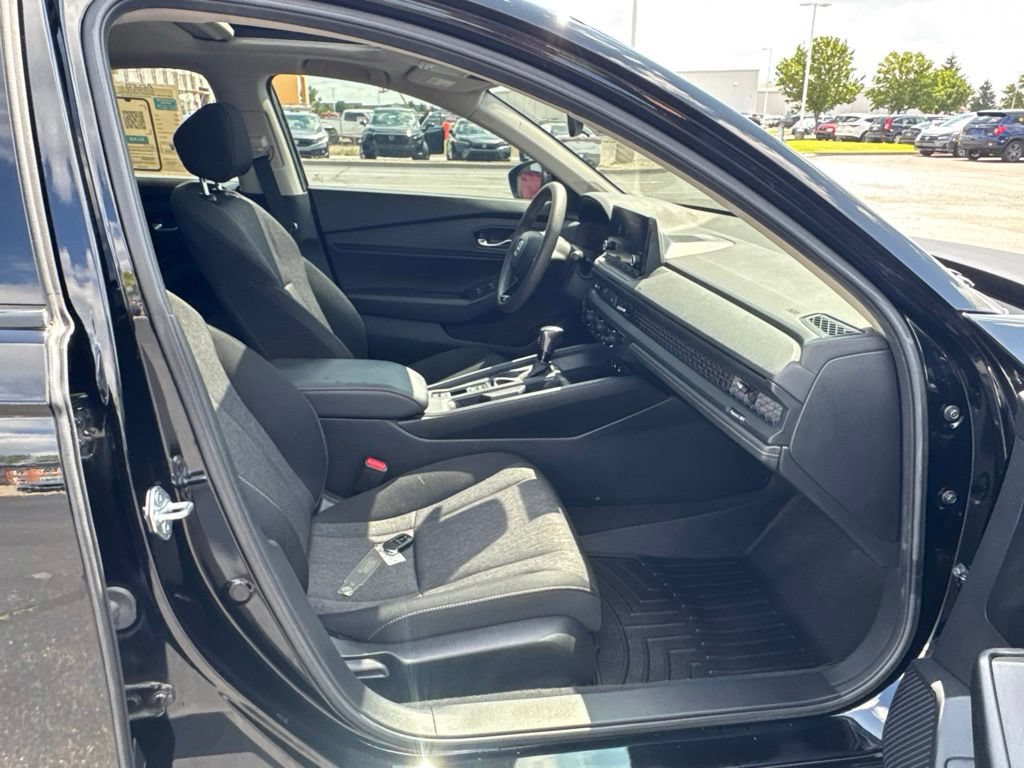 Used 2023 Honda Accord EX image 35
