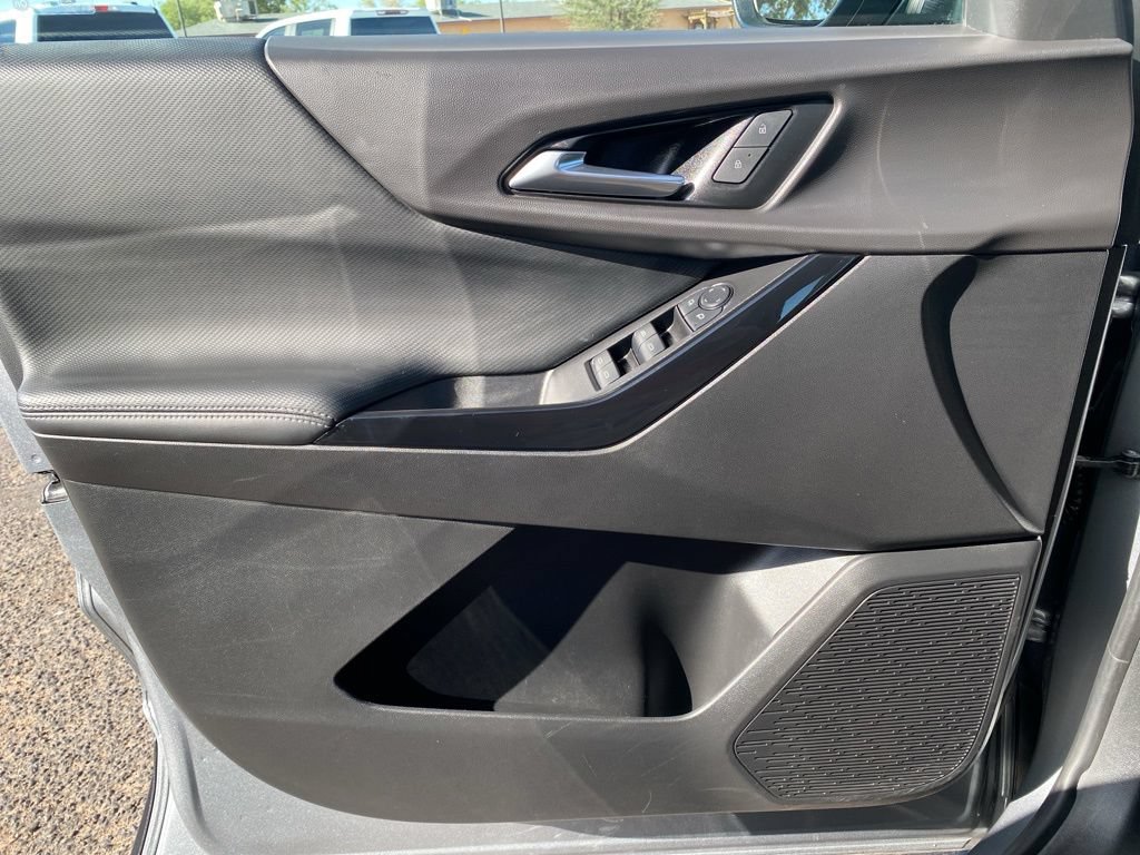 Used 2025 Chevrolet Equinox LT FWD image 31