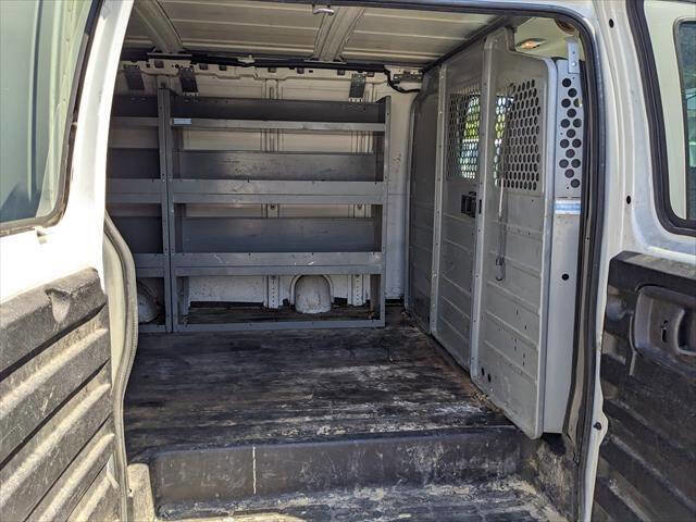 Used 2013 Chevrolet Express 2500 w/ Power Package RWD image 13