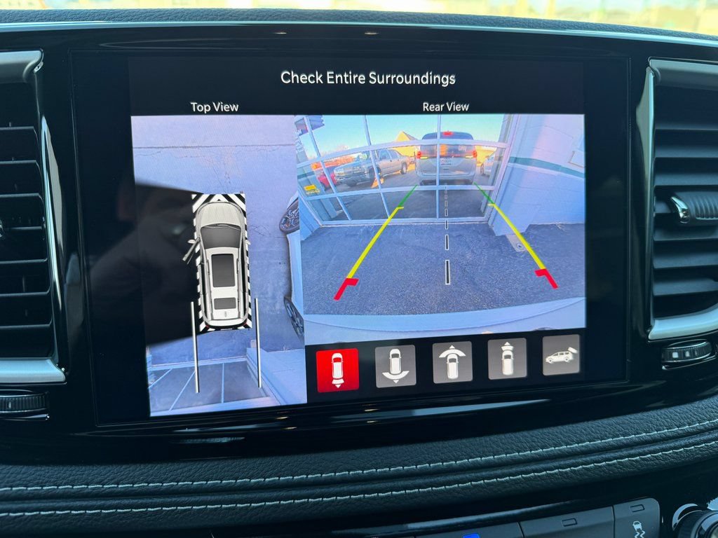 New 2026 Chrysler Pacifica Select w/ S Appearance Package FWD image 10