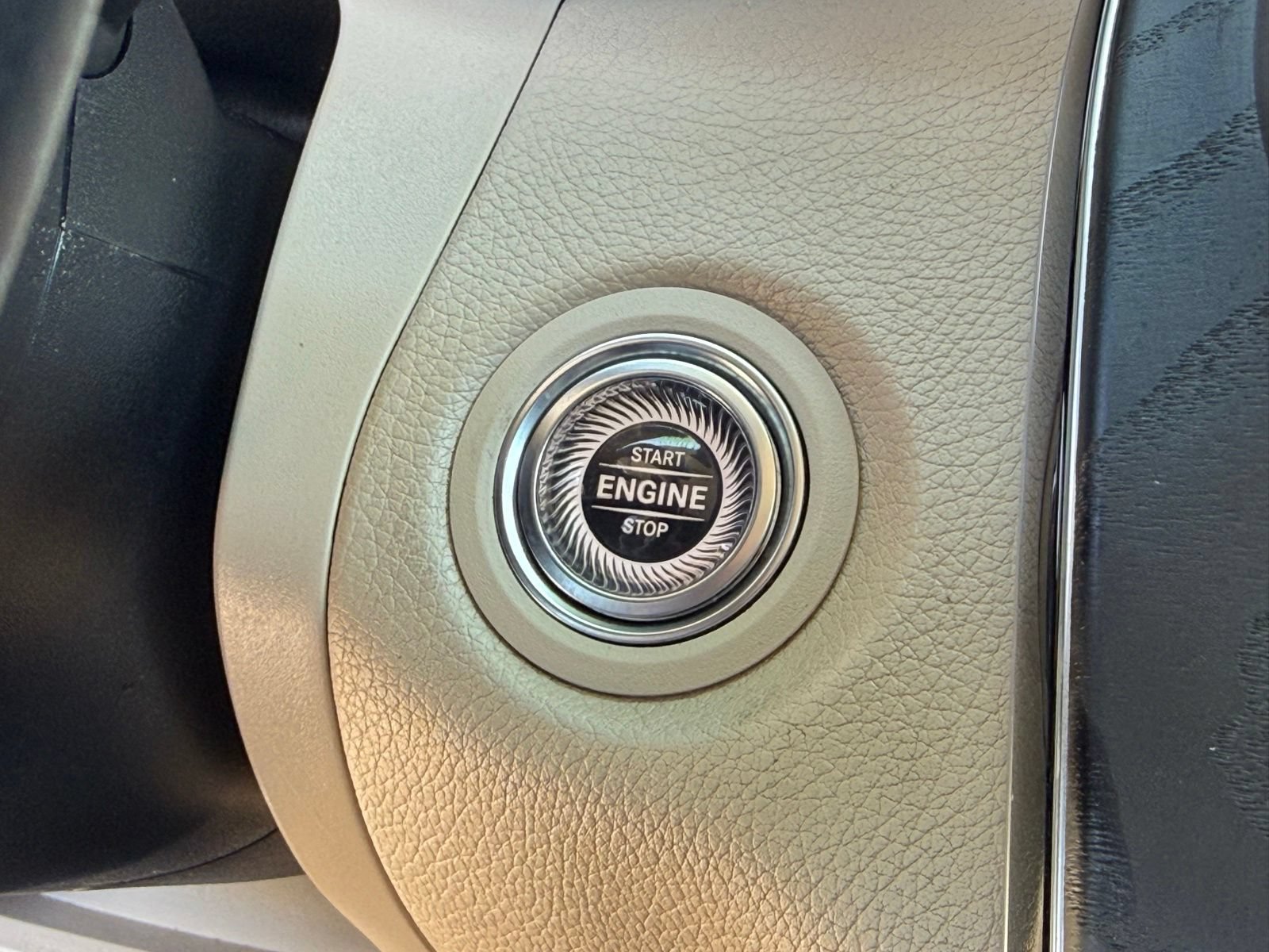 Used 2021 Mercedes-Benz GLC 300 image 38