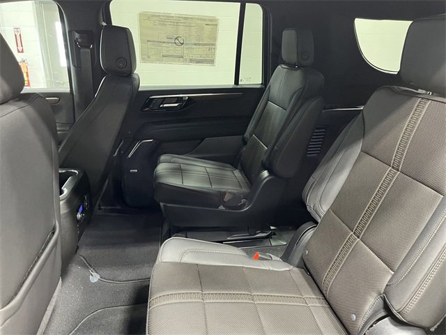New 2025 Chevrolet Suburban High Country image 12