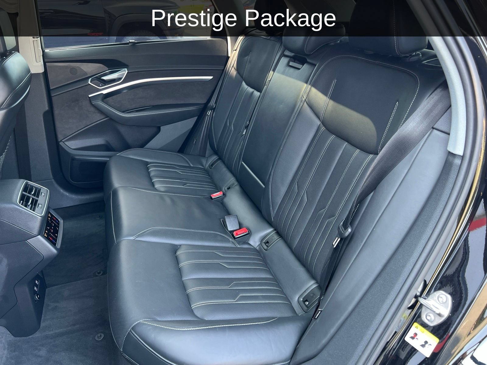 Used 2019 Audi e-tron Prestige w/ Prestige Package AWD/4WD image 6