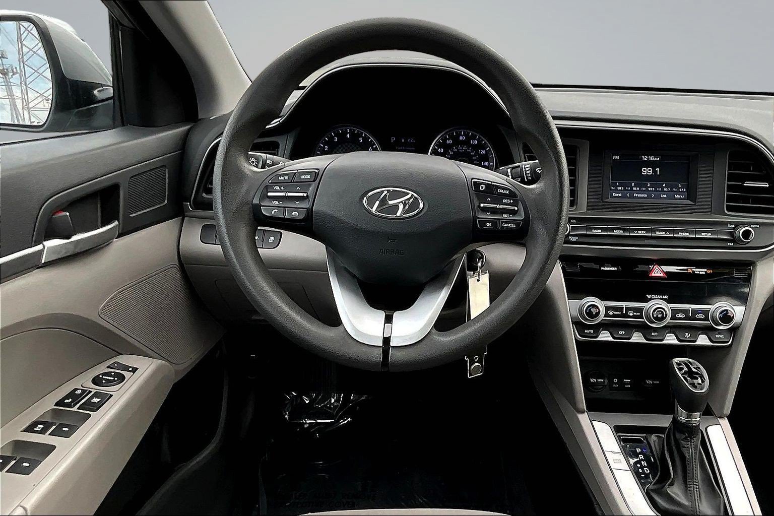Used 2020 Hyundai Elantra SE FWD image 7
