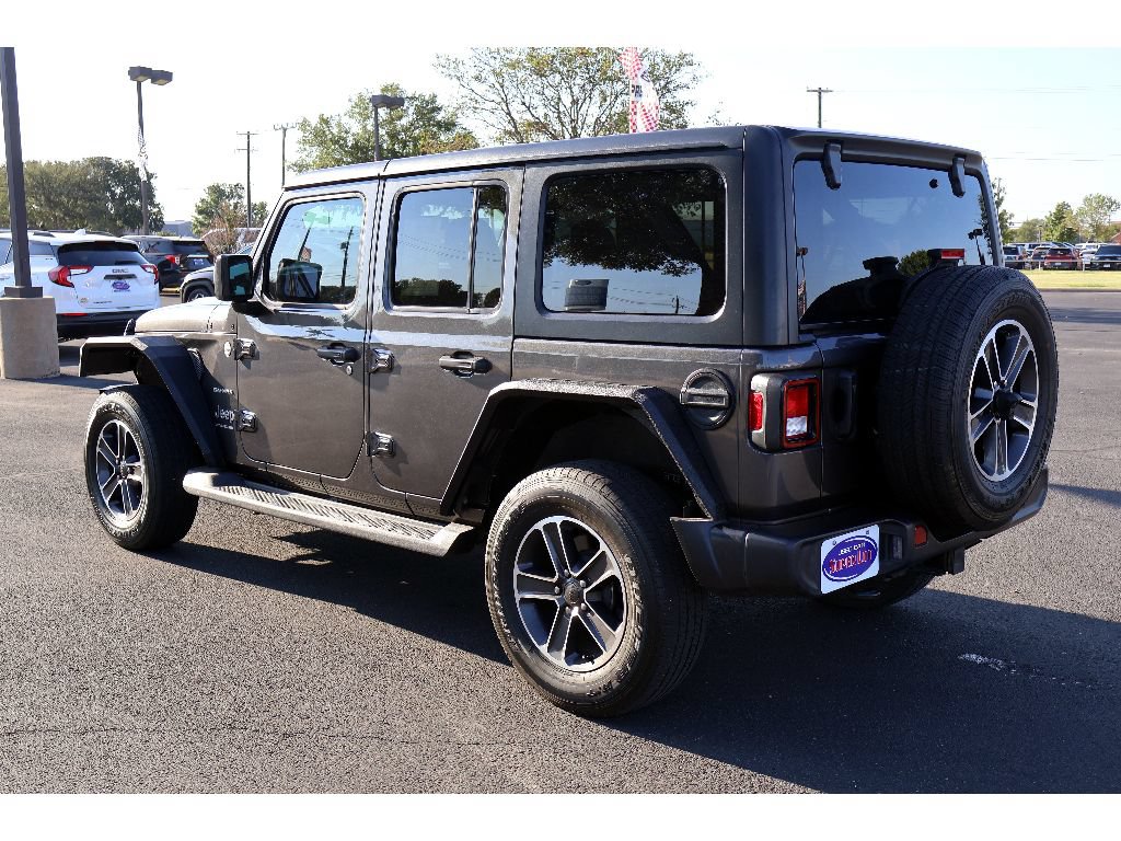 Used 2023 Jeep Wrangler Unlimited Sahara AWD/4WD image 16