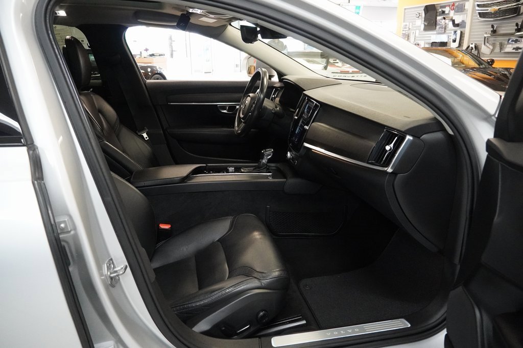 Used 2018 Volvo V90 T5 Cross Country w/ Convenience Package image 30