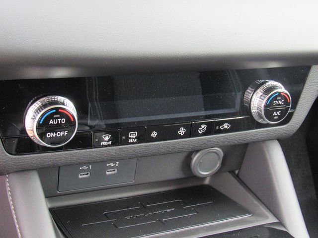 New 2026 Mitsubishi Outlander ES image 17