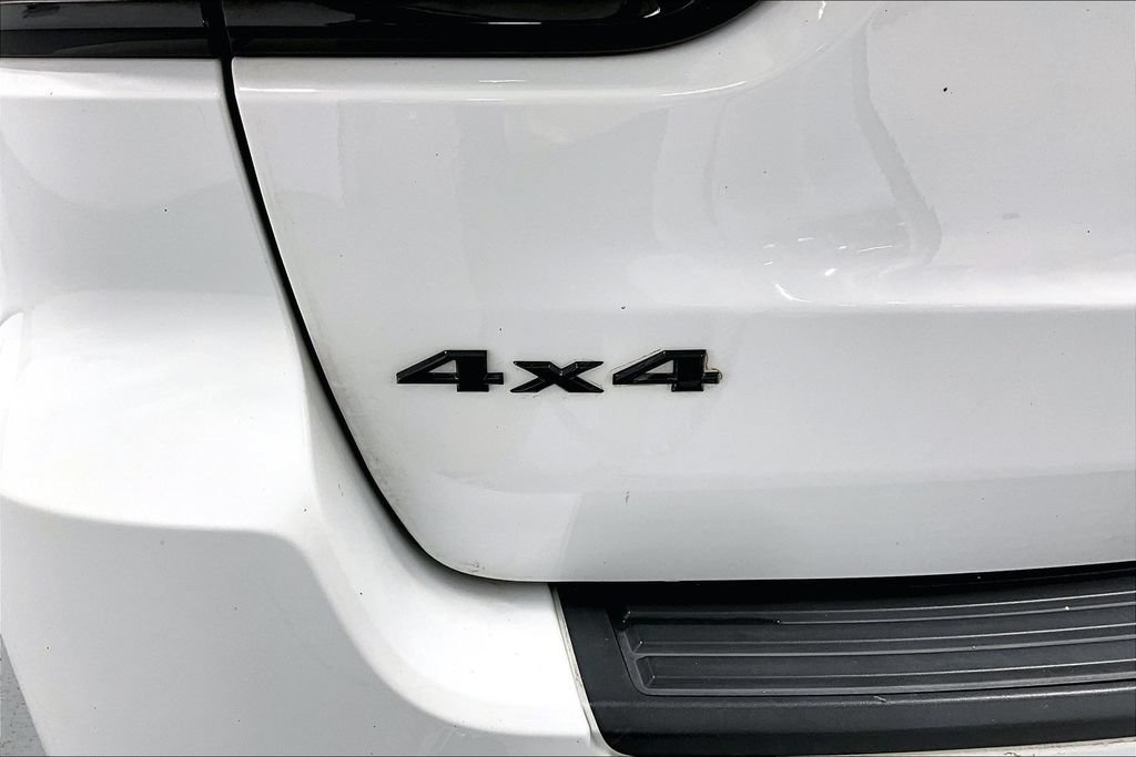 Used 2020 Jeep Grand Cherokee Altitude AWD/4WD image 35