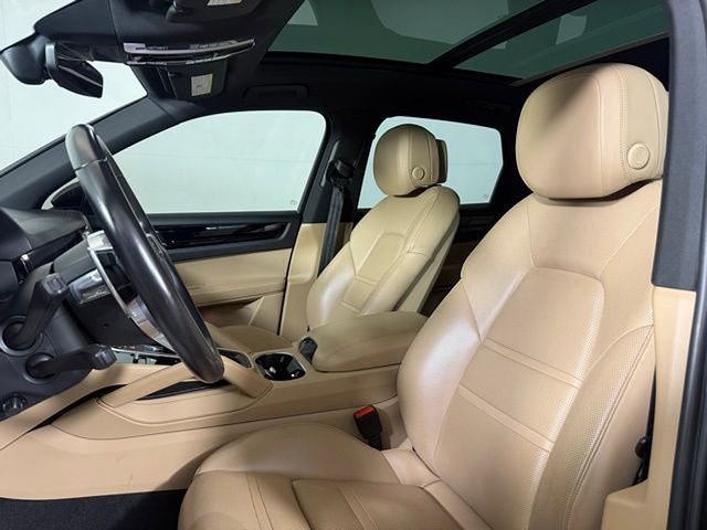 Used 2020 Porsche Cayenne image 5