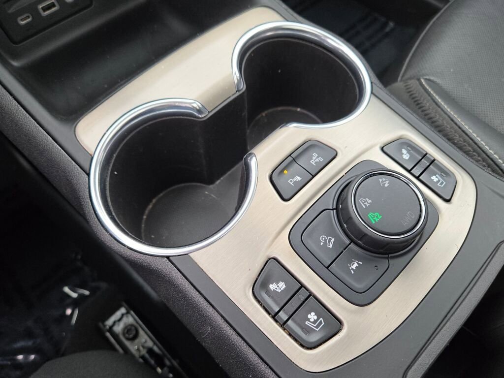 Used 2024 GMC Terrain Denali w/ Denali Premium Package image 28