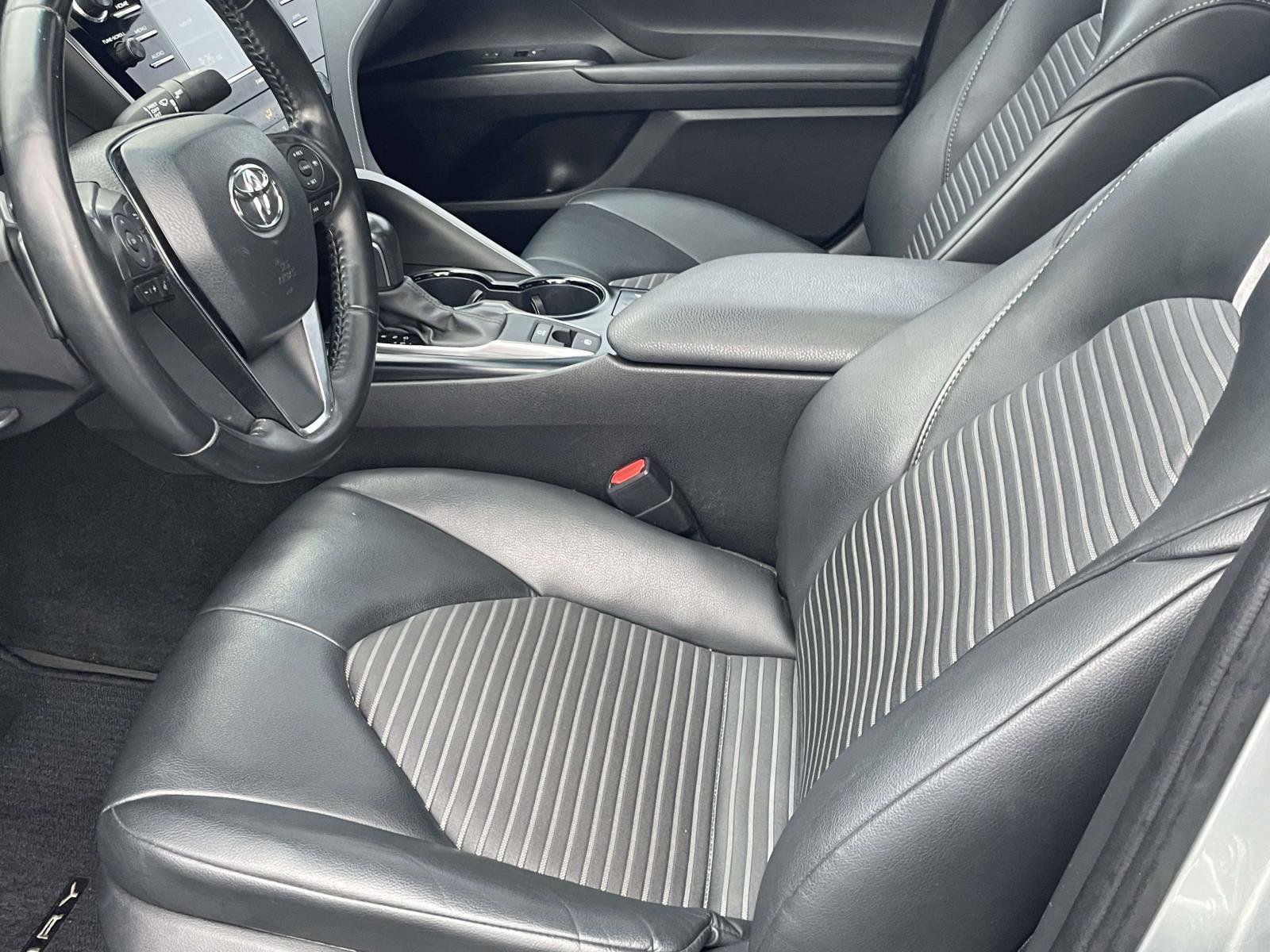 Used 2020 Toyota Camry SE w/ Moonroof Package AWD/4WD image 7