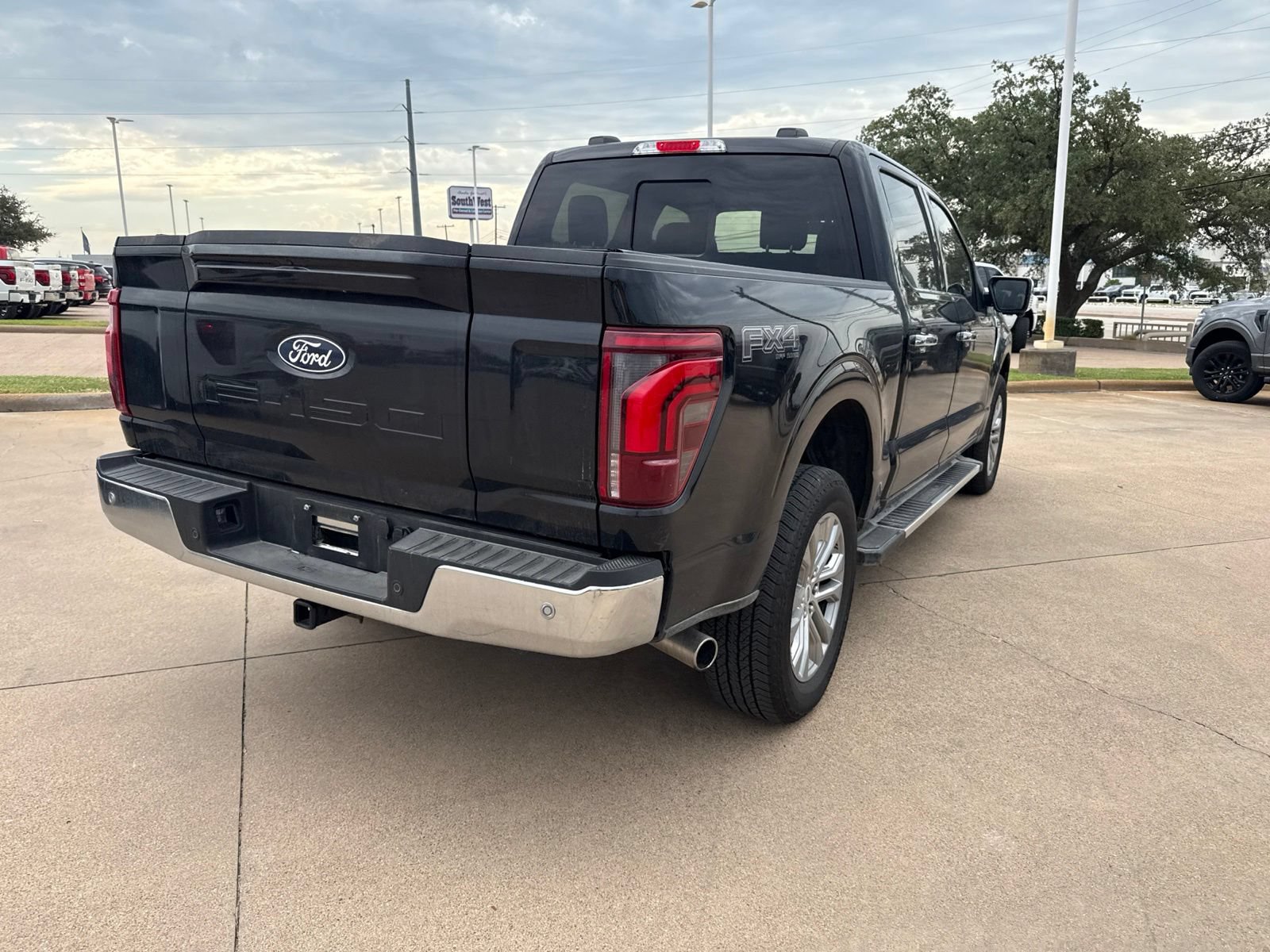 Used 2025 Ford F150 Lariat w/ Equipment Group 501A Mid AWD/4WD image 7