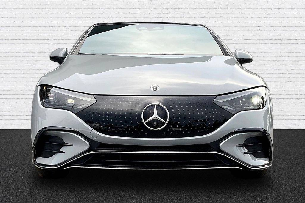 Used 2023 Mercedes-Benz EQE 500 4MATIC Sedan image 2