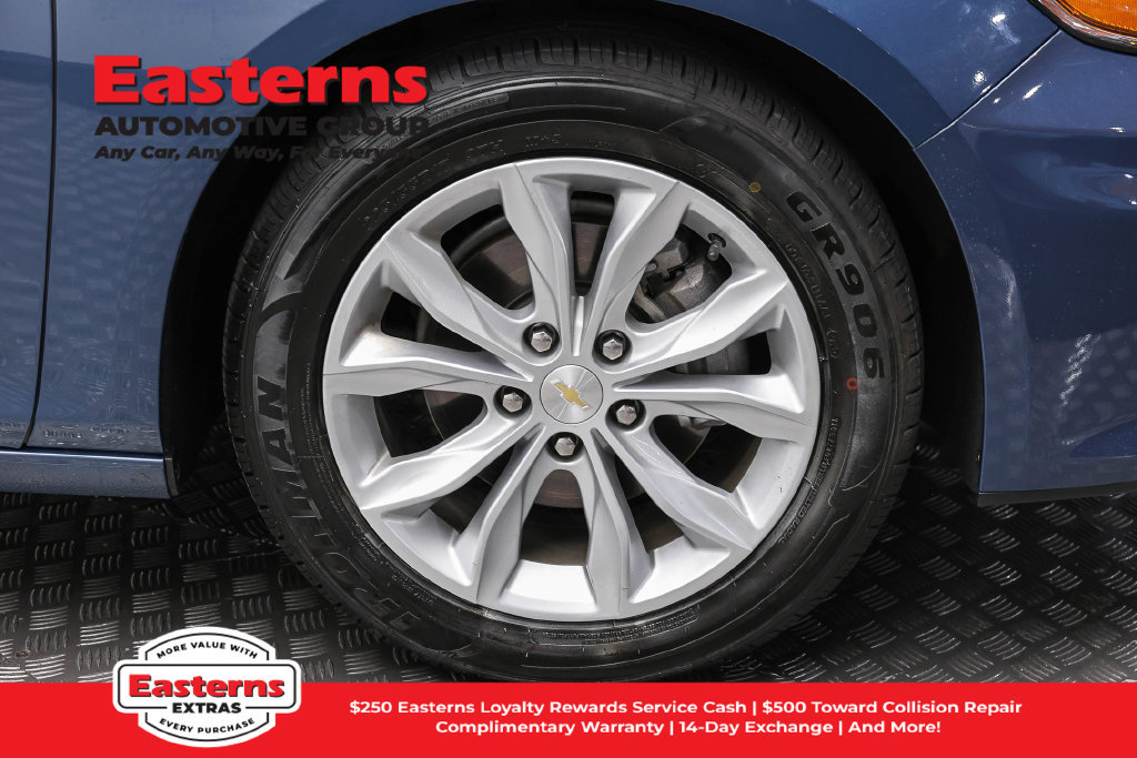 Used 2025 Chevrolet Malibu LT FWD image 32