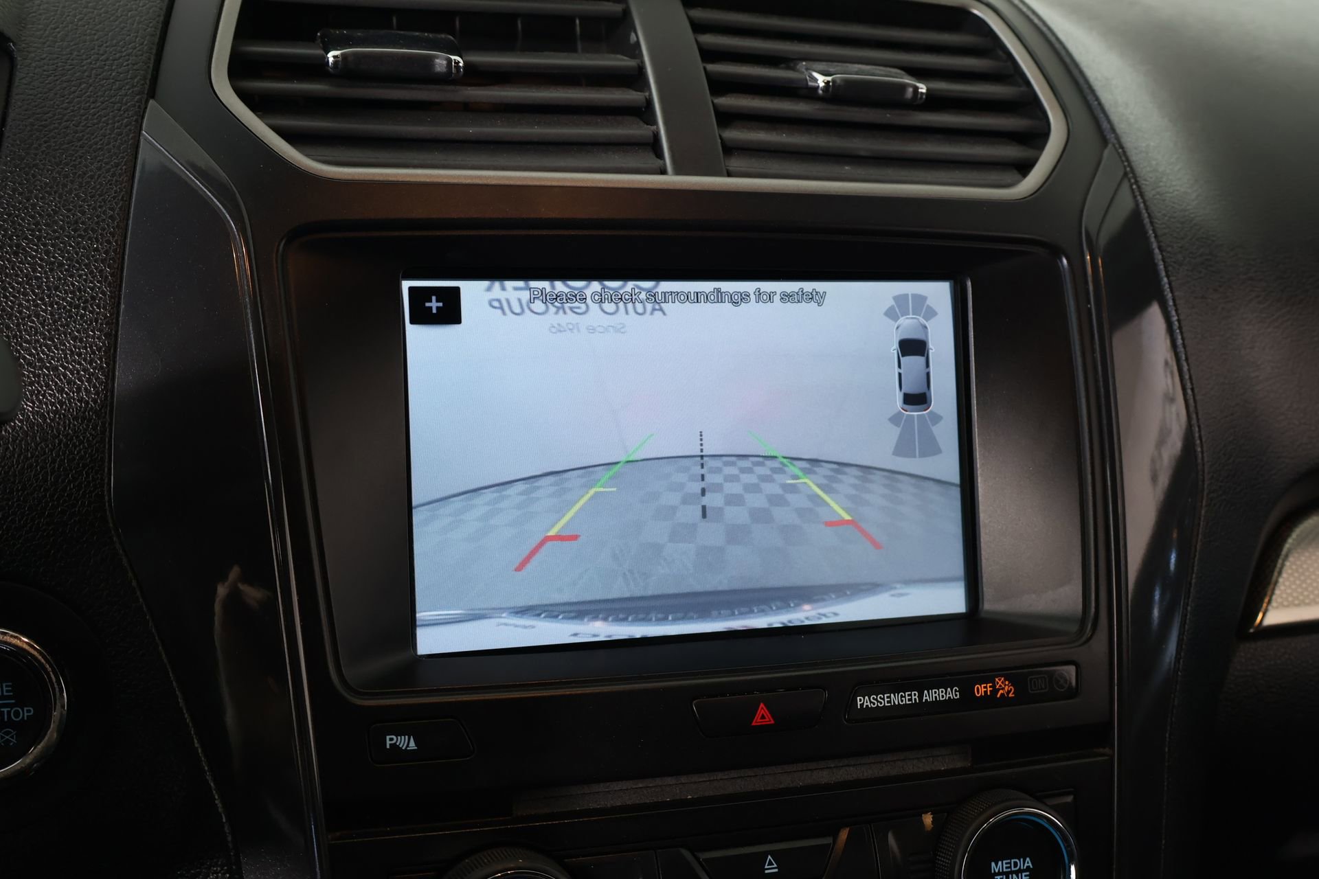 Used 2018 Ford Explorer XLT w/ Equipment Group 202A FWD image 6