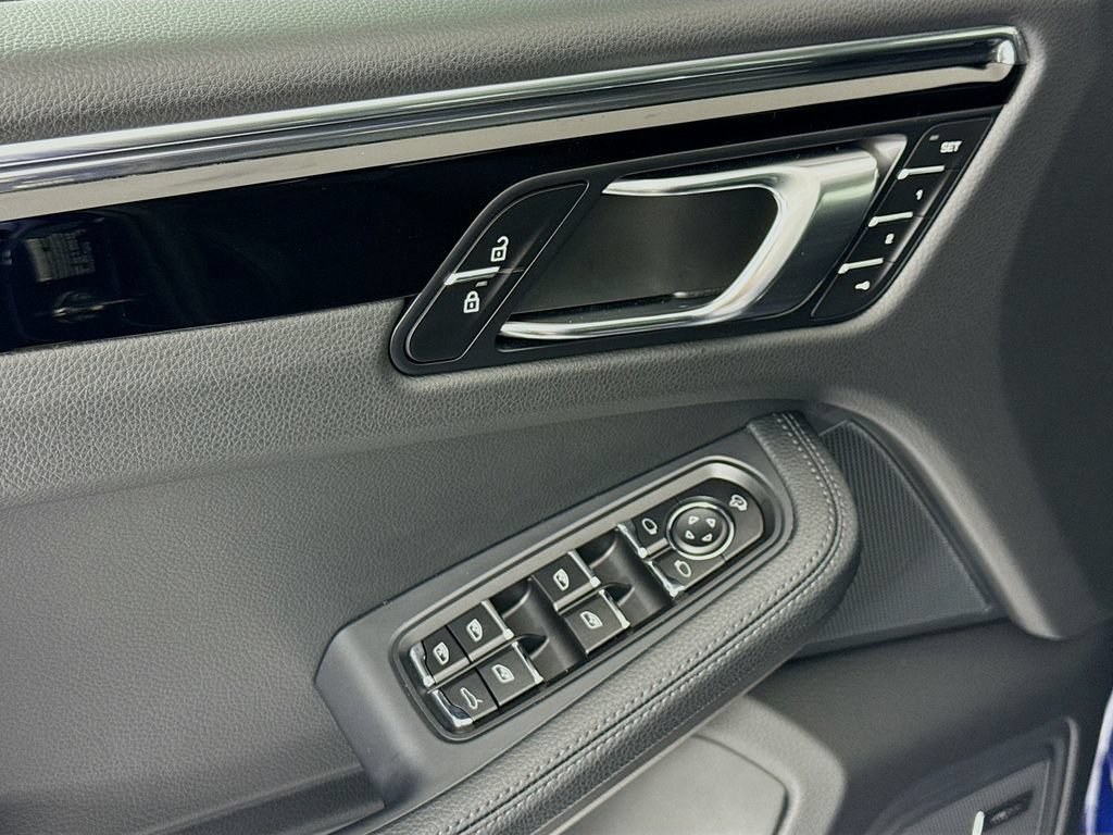 New 2026 Porsche Macan AWD/4WD image 11