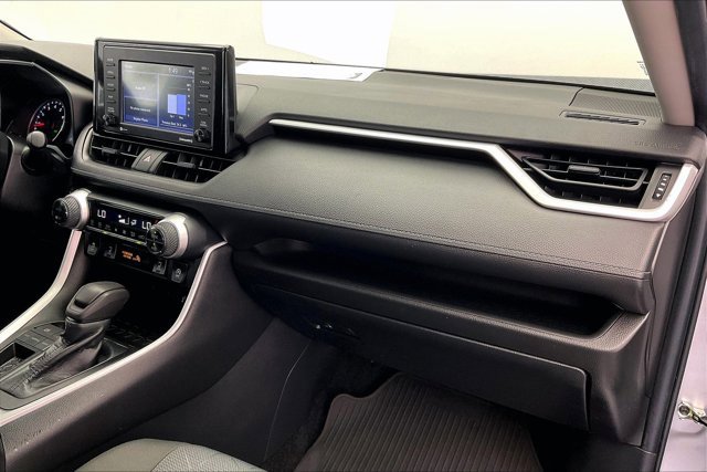 Used 2022 Toyota RAV4 XLE image 16