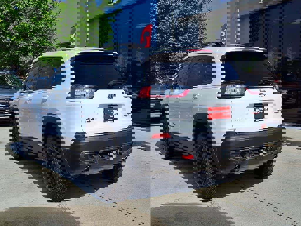 Used 2022 Jeep Cherokee Trailhawk w/ Comfort/Convenience Group image 2