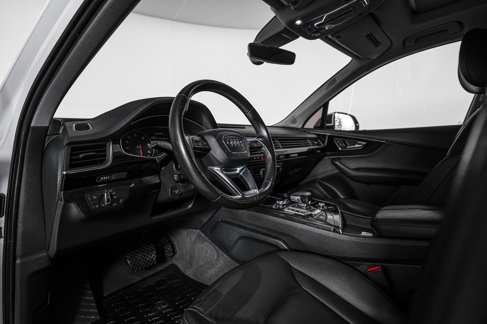 Used 2017 Audi Q7 3.0T Premium Plus w/ Premium Plus Package image 14