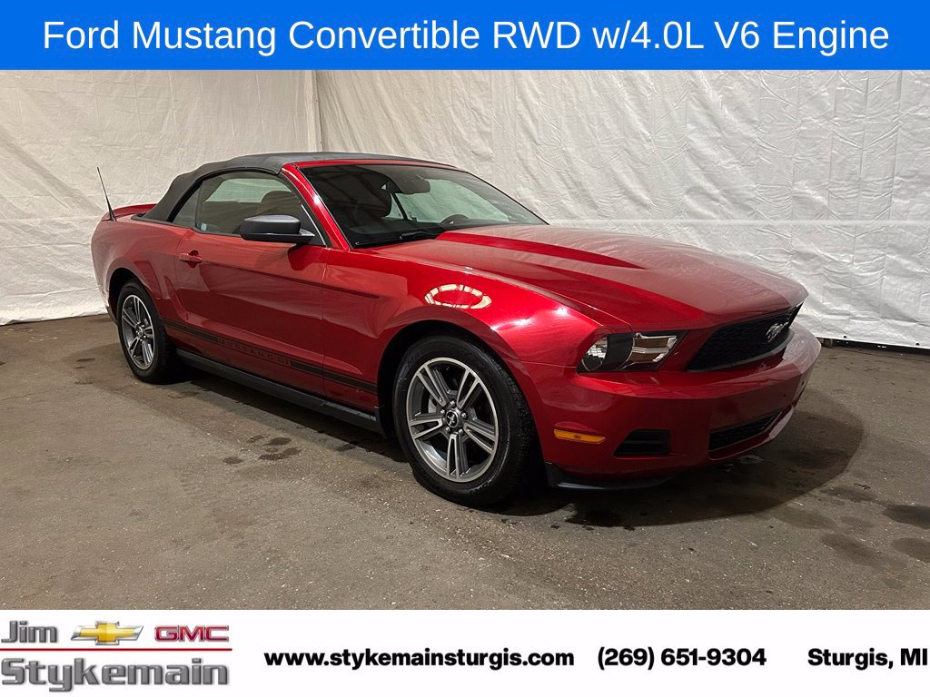 Used 2010 Ford Mustang Convertible RWD image 1