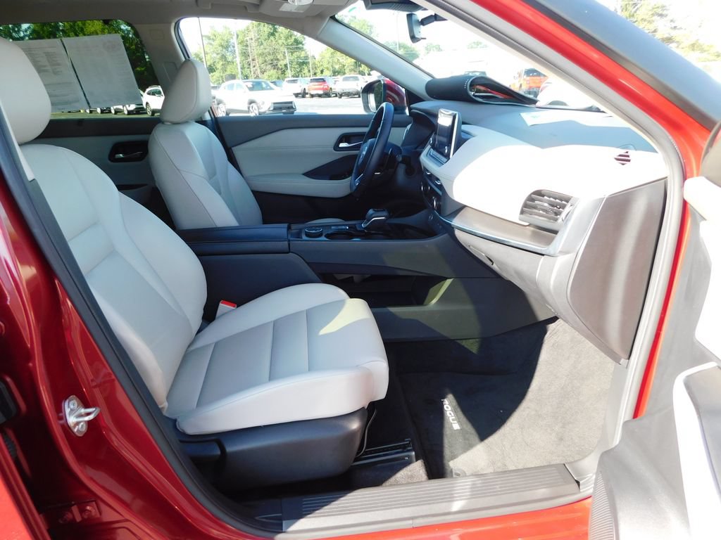 Used 2023 Nissan Rogue SV w/ SV Premium B Package AWD/4WD image 18