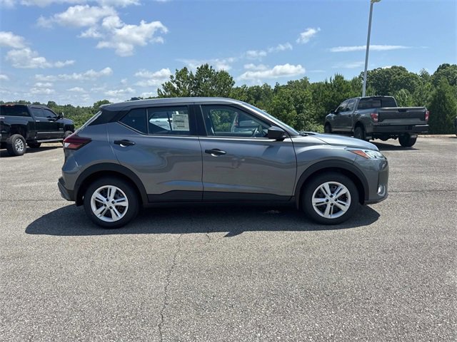 New 2025 Nissan Kicks Play S image 3