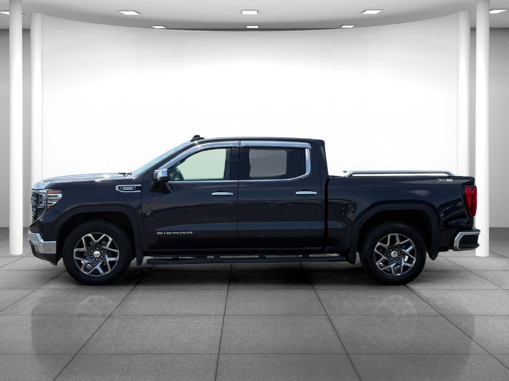 Used 2022 GMC Sierra 1500 SLT w/ X31 Off-Road Package AWD/4WD image 4