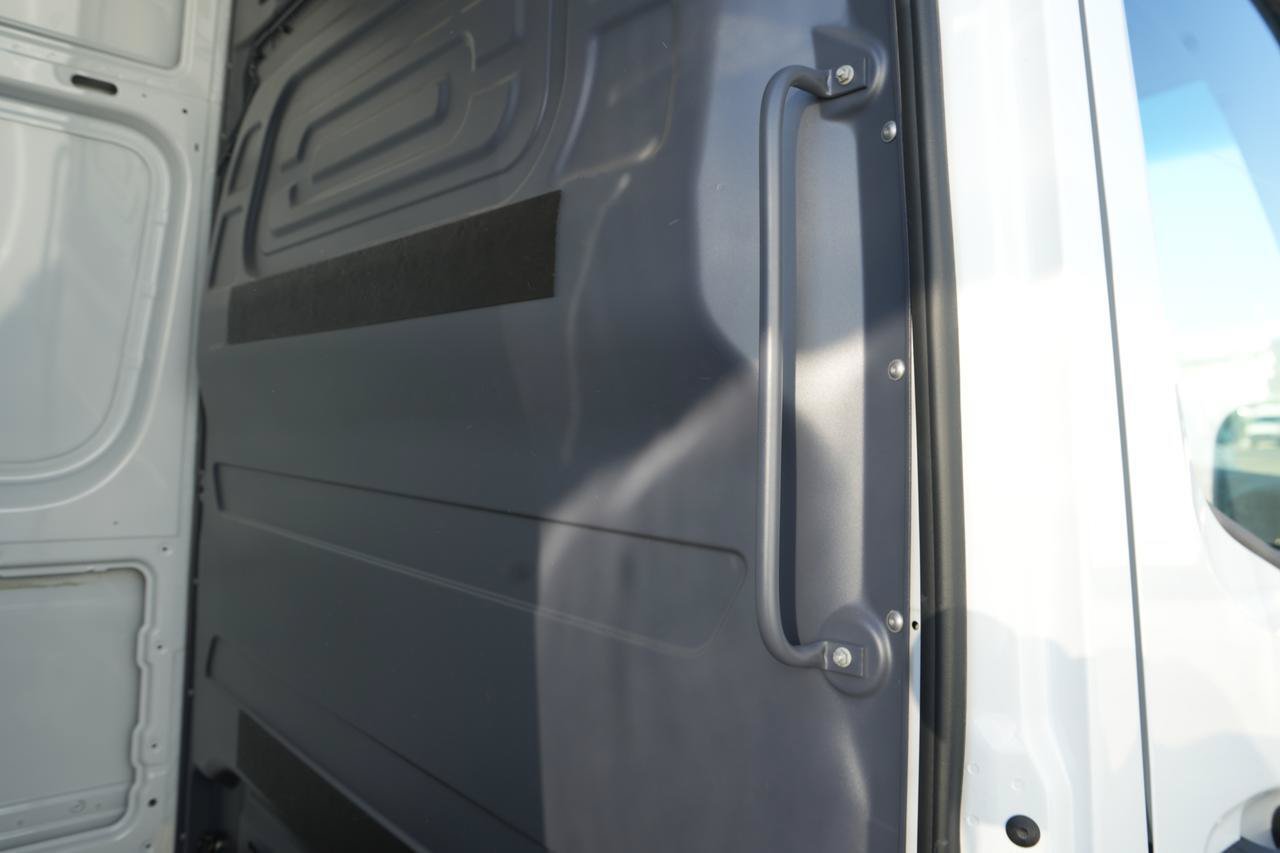 Used 2024 Mercedes-Benz Sprinter 2500 image 21