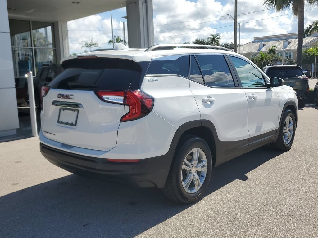 Used 2023 GMC Terrain SLE w/ Driver Convenience Package FWD image 5