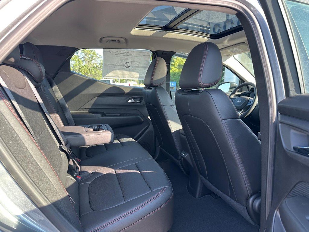 New 2027 Chevrolet Bolt RS w/ Technology Package FWD image 5