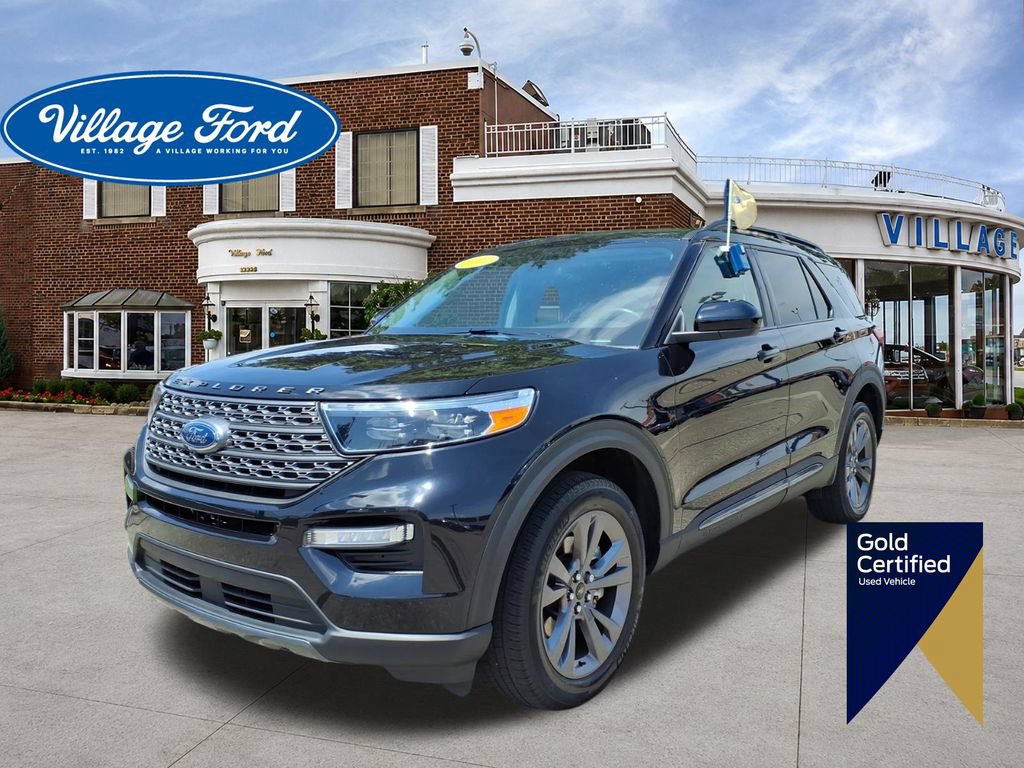 Used 2023 Ford Explorer XLT w/ Equipment Group 202A AWD/4WD image 1