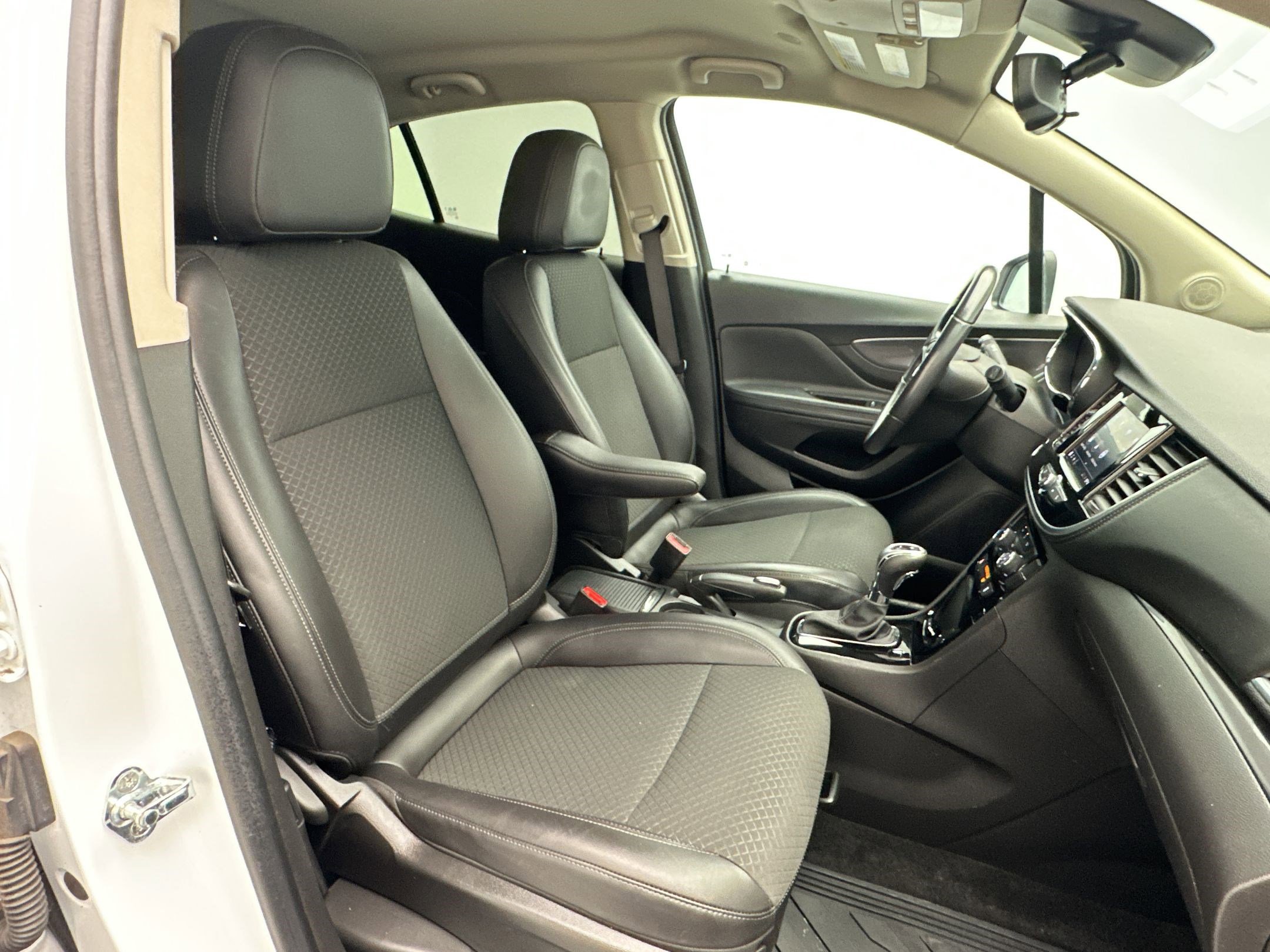 Certified 2022 Buick Encore Preferred w/ Safety Package image 28