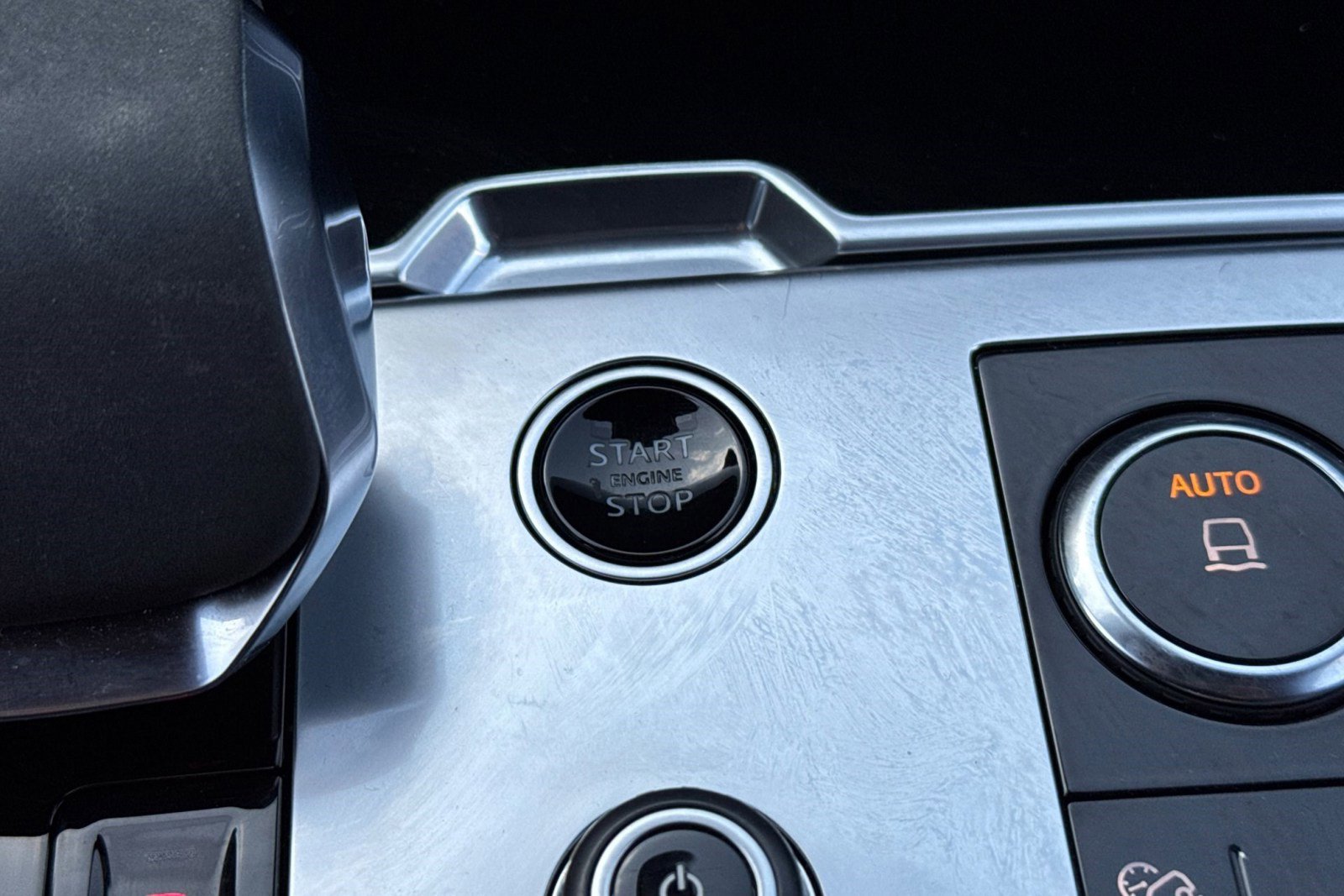 Certified 2023 Land Rover Range Rover SE image 32