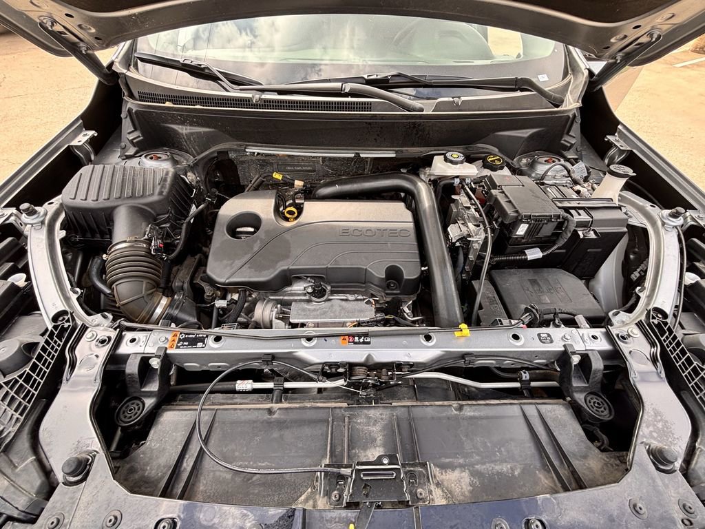 Used 2024 GMC Terrain AT4 image 30