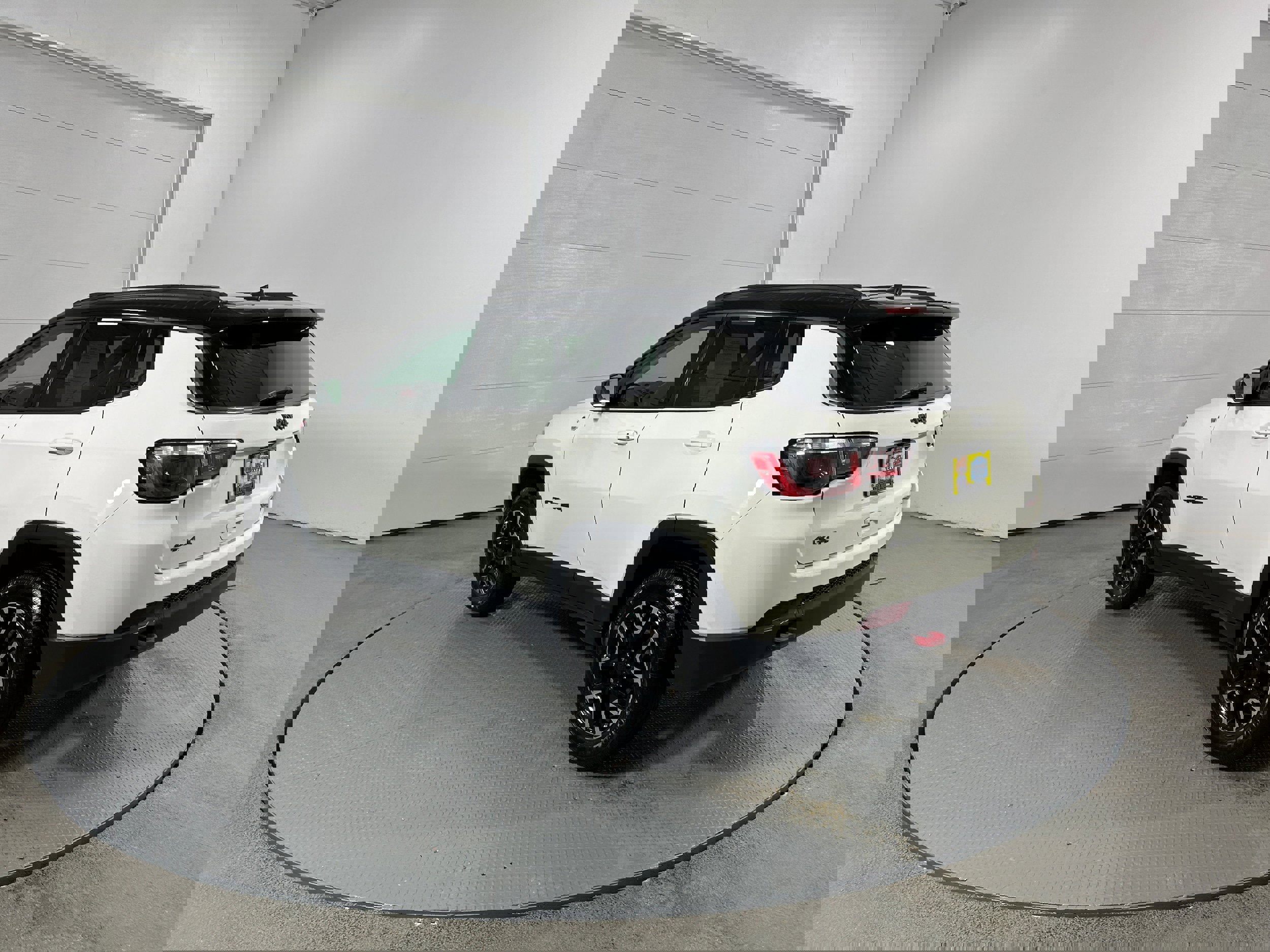 Used 2020 Jeep Compass Trailhawk image 21