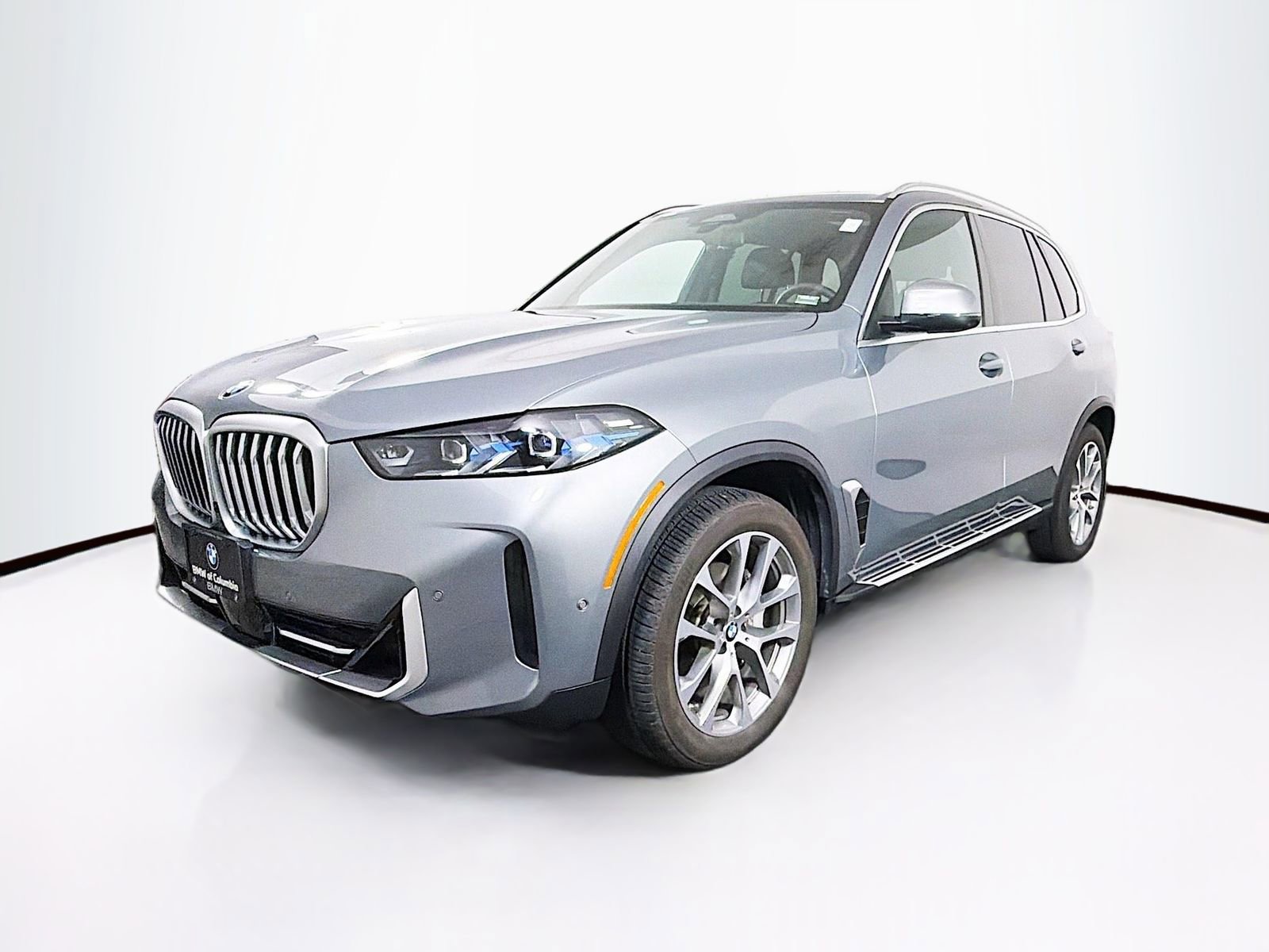 Certified 2025 BMW X5 xDrive40i w/ Climate Comfort Package AWD/4WD image 3