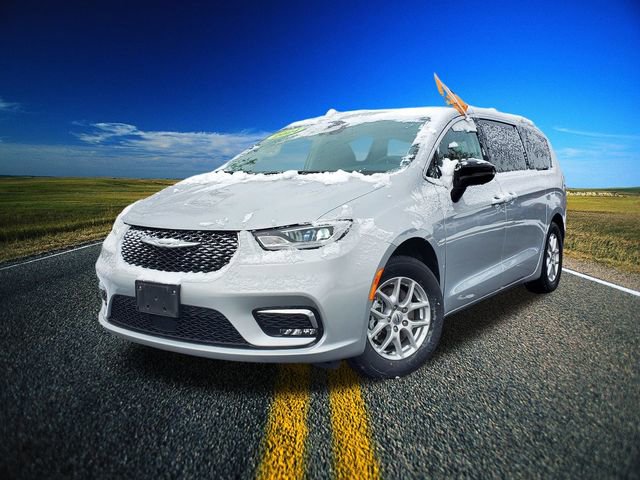 Certified 2024 Chrysler Pacifica Touring-L image 33