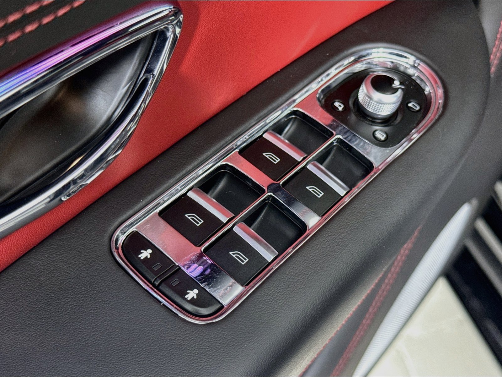 Certified 2023 Bentley Bentayga AWD/4WD image 18