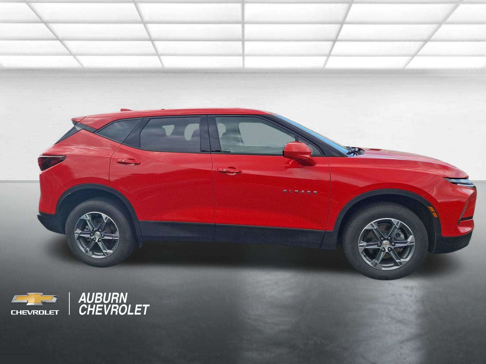 Certified 2025 Chevrolet Blazer LT AWD/4WD image 2