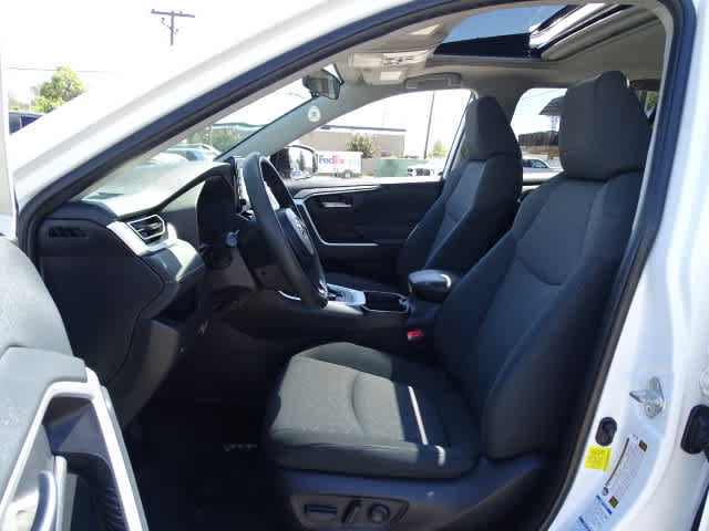 Certified 2019 Toyota RAV4 XLE w/ Convenience Package AWD/4WD image 17